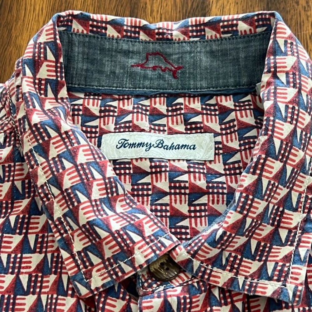 Tommy Bahama Mens L 100% Silk Camp Shirt Red Navy Geometric Triangle TB93